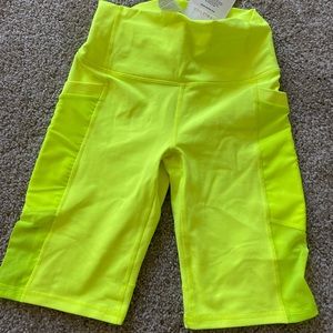 NWT FABLETICS Mila pocket biker shorts neon